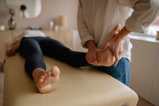 Reflexologie pro seniory: Klíč k bezbolestnému stárnutí